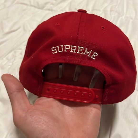 Supreme ‘F*ck Border Patrol’ snapback